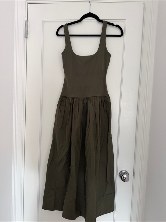 Banana Republic Dresses & Skirts - Banana Republic Olive Green Midi Dress